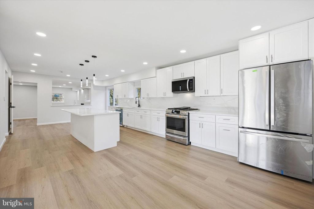 5 S SYRACUSE DR, Cherry Hill, NJ 08034