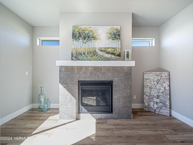 W 1323 Pax Ct, Sunnyside, WA 98944