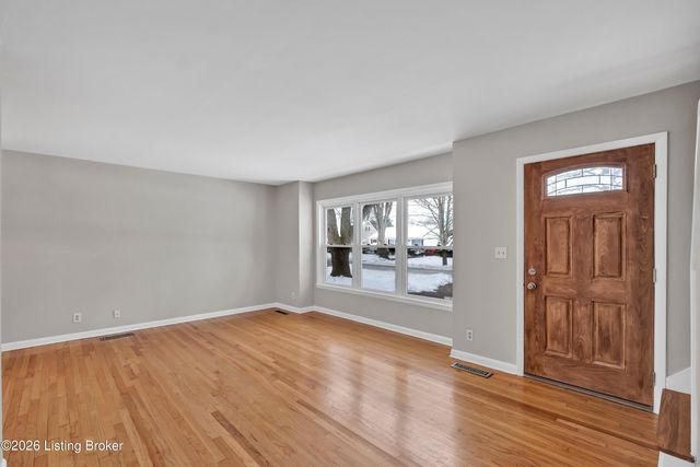 2633 Gardiner Ln, Louisville, KY 40205