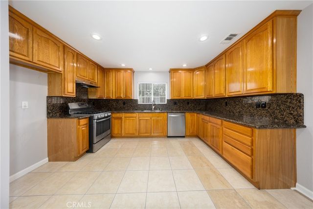 642 N 6th, Upland, CA 91786