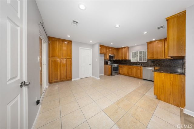 642 N 6th, Upland, CA 91786