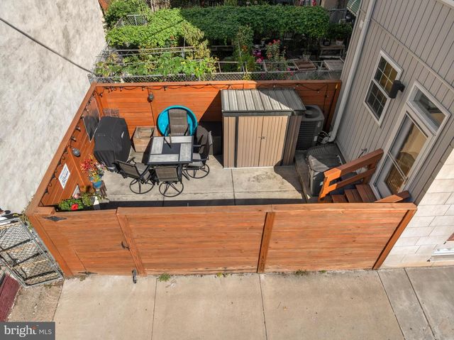 1940 S 6TH ST, Philadelphia, PA 19148