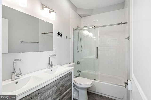 1940 S 6TH ST, Philadelphia, PA 19148