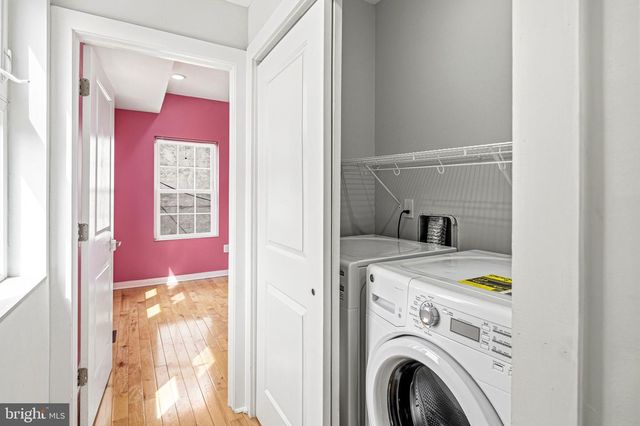 1940 S 6TH ST, Philadelphia, PA 19148