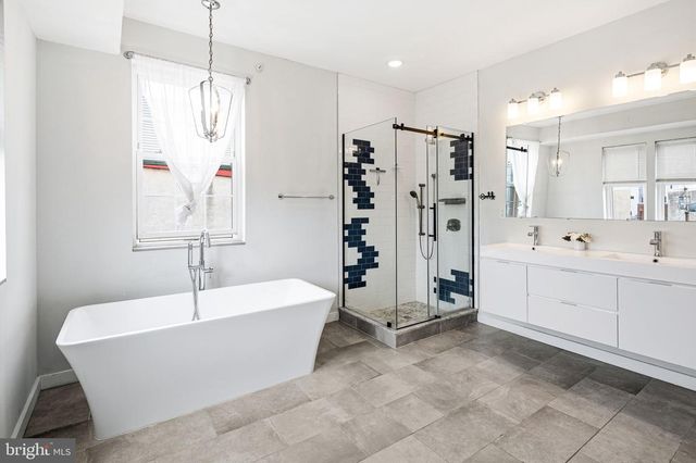 1940 S 6TH ST, Philadelphia, PA 19148