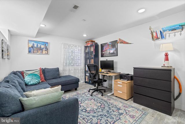 1940 S 6TH ST, Philadelphia, PA 19148