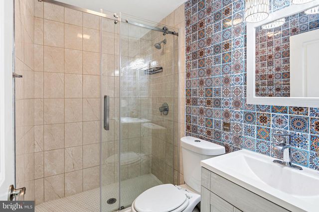 1940 S 6TH ST, Philadelphia, PA 19148