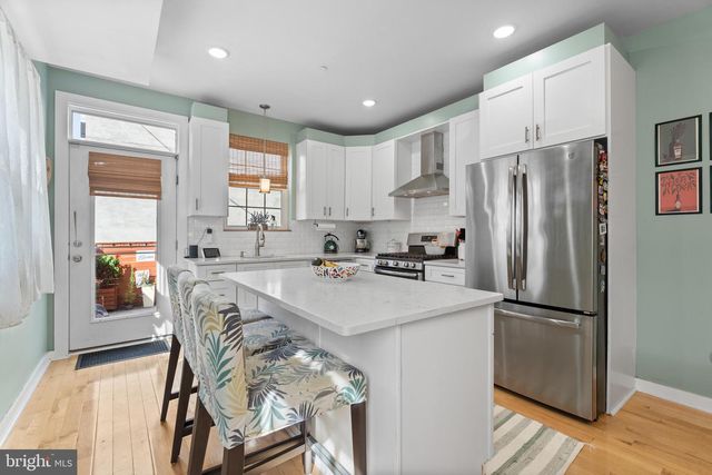 1940 S 6TH ST, Philadelphia, PA 19148