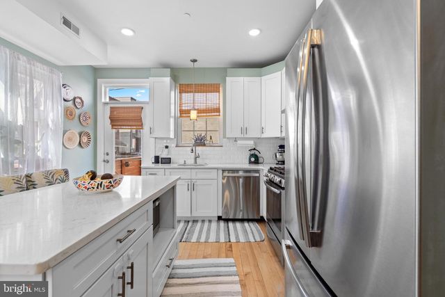 1940 S 6TH ST, Philadelphia, PA 19148