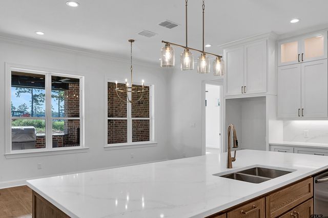 145 Waterfowl Ln, Longview, TX 75602