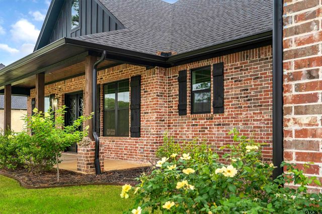 145 Waterfowl Ln, Longview, TX 75602