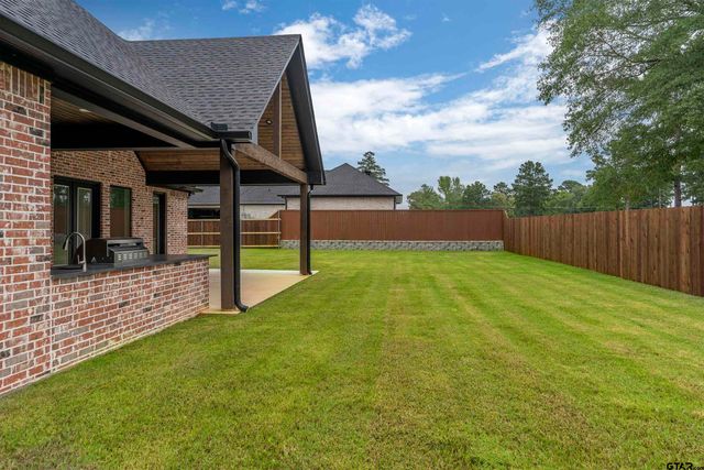 145 Waterfowl Ln, Longview, TX 75602