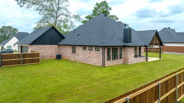 145 Waterfowl Ln, Longview, TX 75602