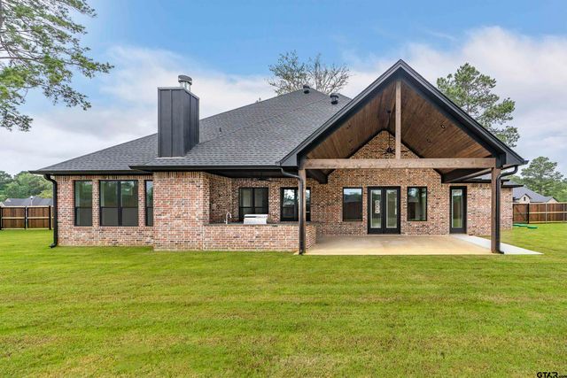145 Waterfowl Ln, Longview, TX 75602