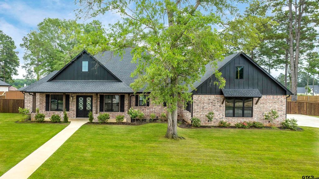 145 Waterfowl Ln, Longview, TX 75602