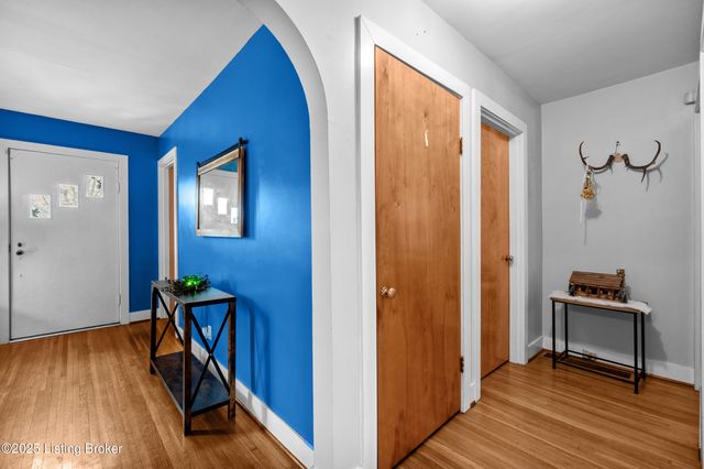 2110 Palatka Rd, Louisville, KY 40214