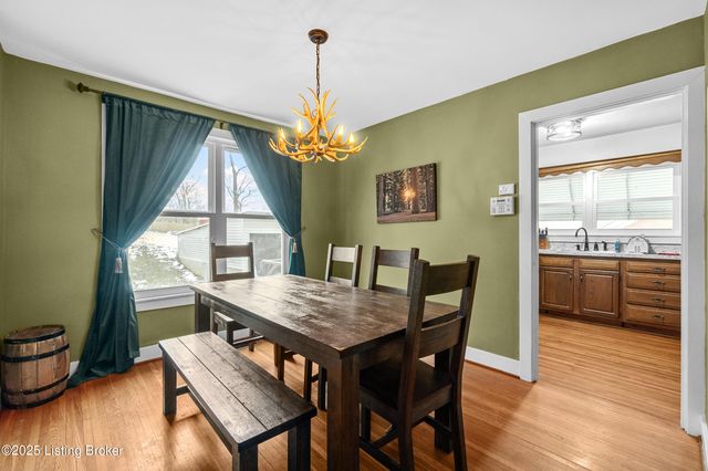 2110 Palatka Rd, Louisville, KY 40214