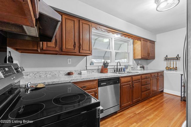 2110 Palatka Rd, Louisville, KY 40214