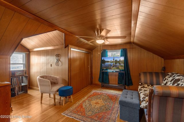 2110 Palatka Rd, Louisville, KY 40214