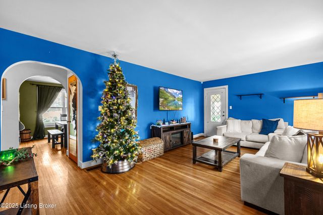 2110 Palatka Rd, Louisville, KY 40214