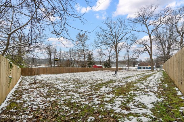 2110 Palatka Rd, Louisville, KY 40214