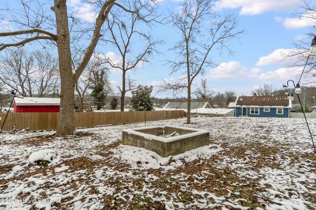 2110 Palatka Rd, Louisville, KY 40214