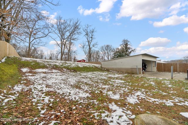 2110 Palatka Rd, Louisville, KY 40214