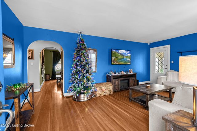 2110 Palatka Rd, Louisville, KY 40214