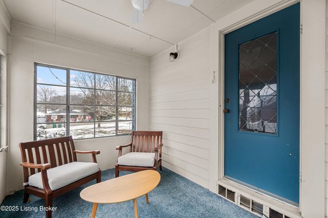 2110 Palatka Rd, Louisville, KY 40214