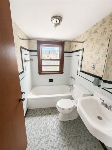 7 Lorette St, Boston, MA 02132