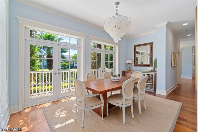 645 Broad AVE S, Naples, FL 34102