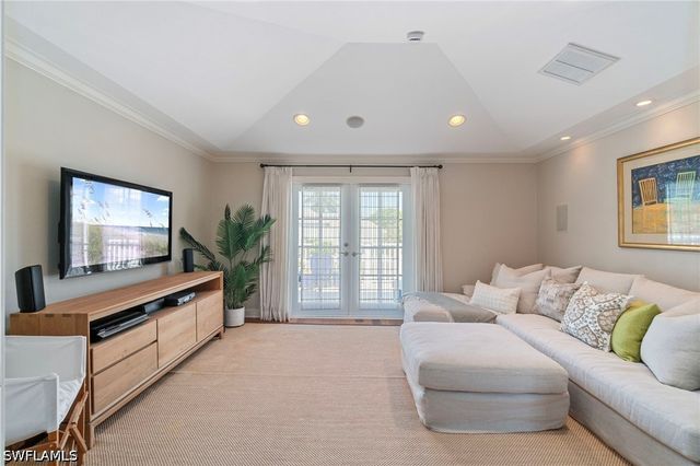 645 Broad AVE S, Naples, FL 34102