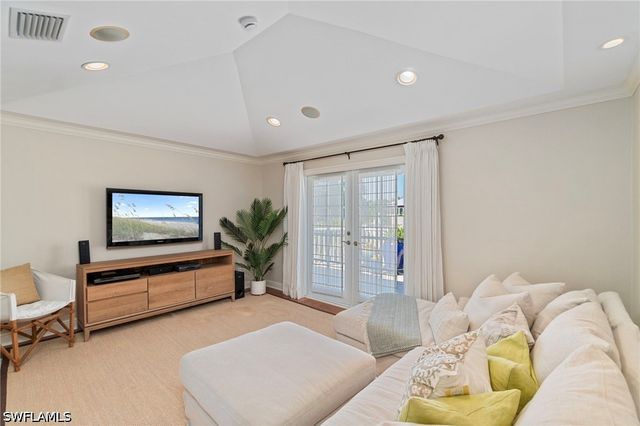 645 Broad AVE S, Naples, FL 34102