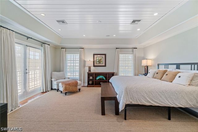 645 Broad AVE S, Naples, FL 34102