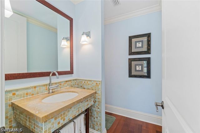 645 Broad AVE S, Naples, FL 34102