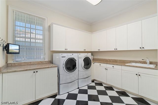 645 Broad AVE S, Naples, FL 34102