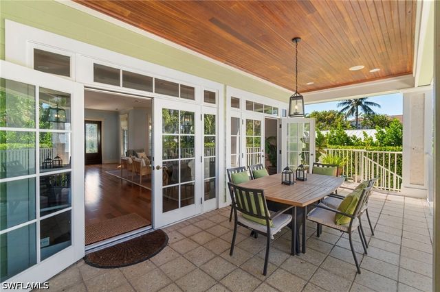 645 Broad AVE S, Naples, FL 34102