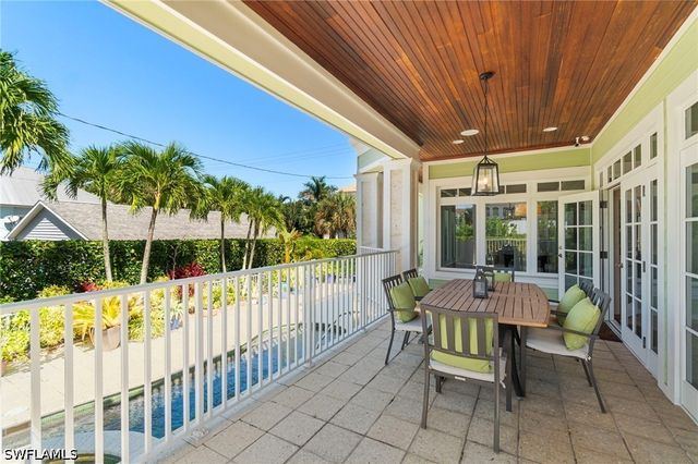 645 Broad AVE S, Naples, FL 34102