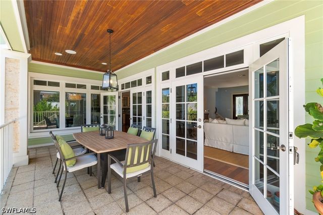 645 Broad AVE S, Naples, FL 34102