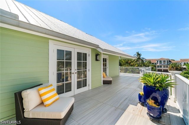 645 Broad AVE S, Naples, FL 34102