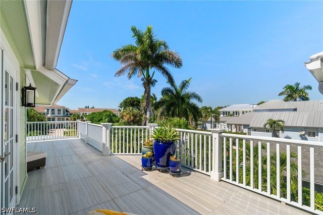 645 Broad AVE S, Naples, FL 34102