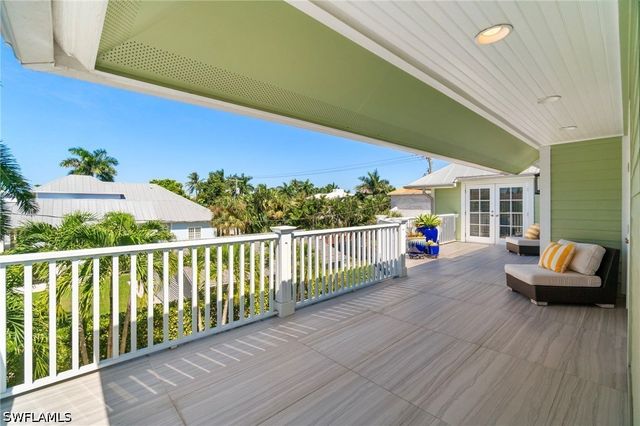645 Broad AVE S, Naples, FL 34102