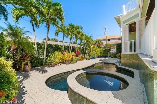 645 Broad AVE S, Naples, FL 34102