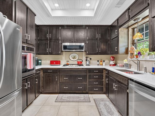 2501 New Haven Court, Bedford, TX 76022