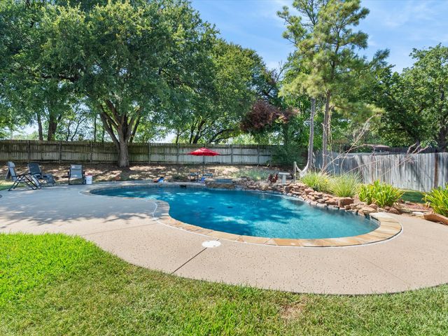 2501 New Haven Court, Bedford, TX 76022