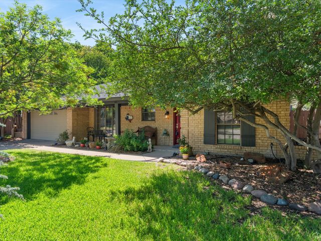 2501 New Haven Court, Bedford, TX 76022