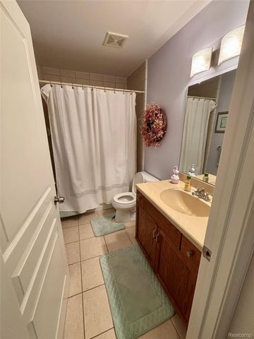 46991 Hidden River Circle N, Canton Charter Township, MI 48188