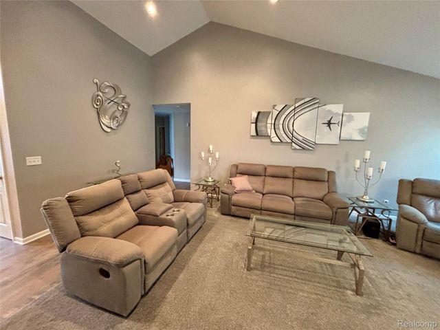 46991 Hidden River Circle N, Canton Charter Township, MI 48188
