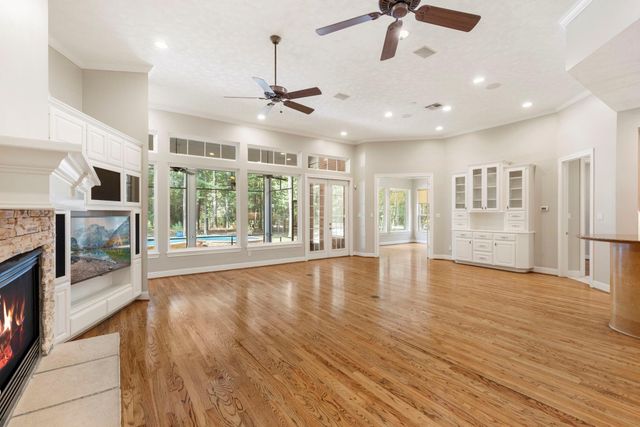 10857 Lake Forest Drive, Conroe, TX 77384