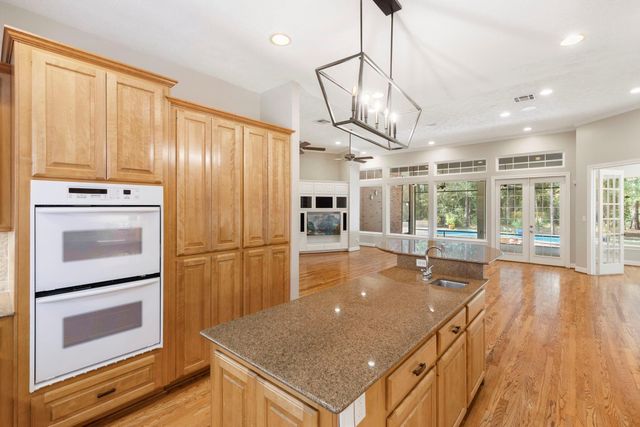 10857 Lake Forest Drive, Conroe, TX 77384